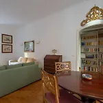 شقة Giulia Luxury Two Bedroom *