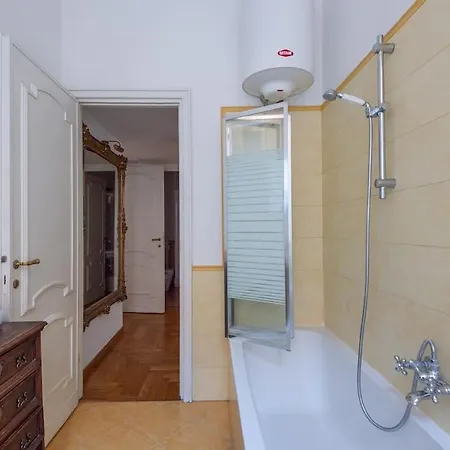 Giulia Luxury Two Bedroom Apartament Rzym