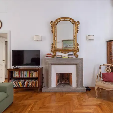 Giulia Luxury Two Bedroom Apartament *